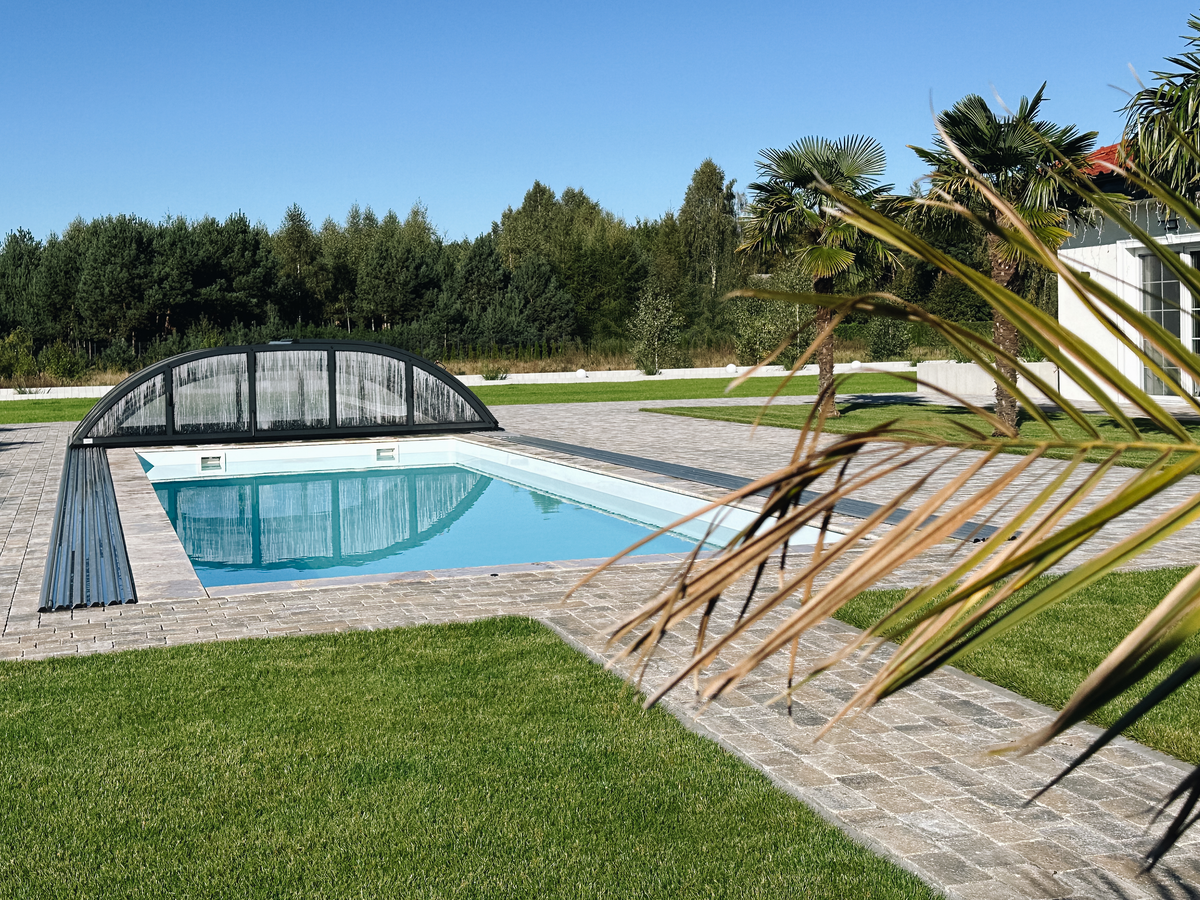 GRP One-Piece Pool Tortola 800 – 8.00 × 3.70 × 1.50 m Garden Pool for Exclusive Outdoor Areas