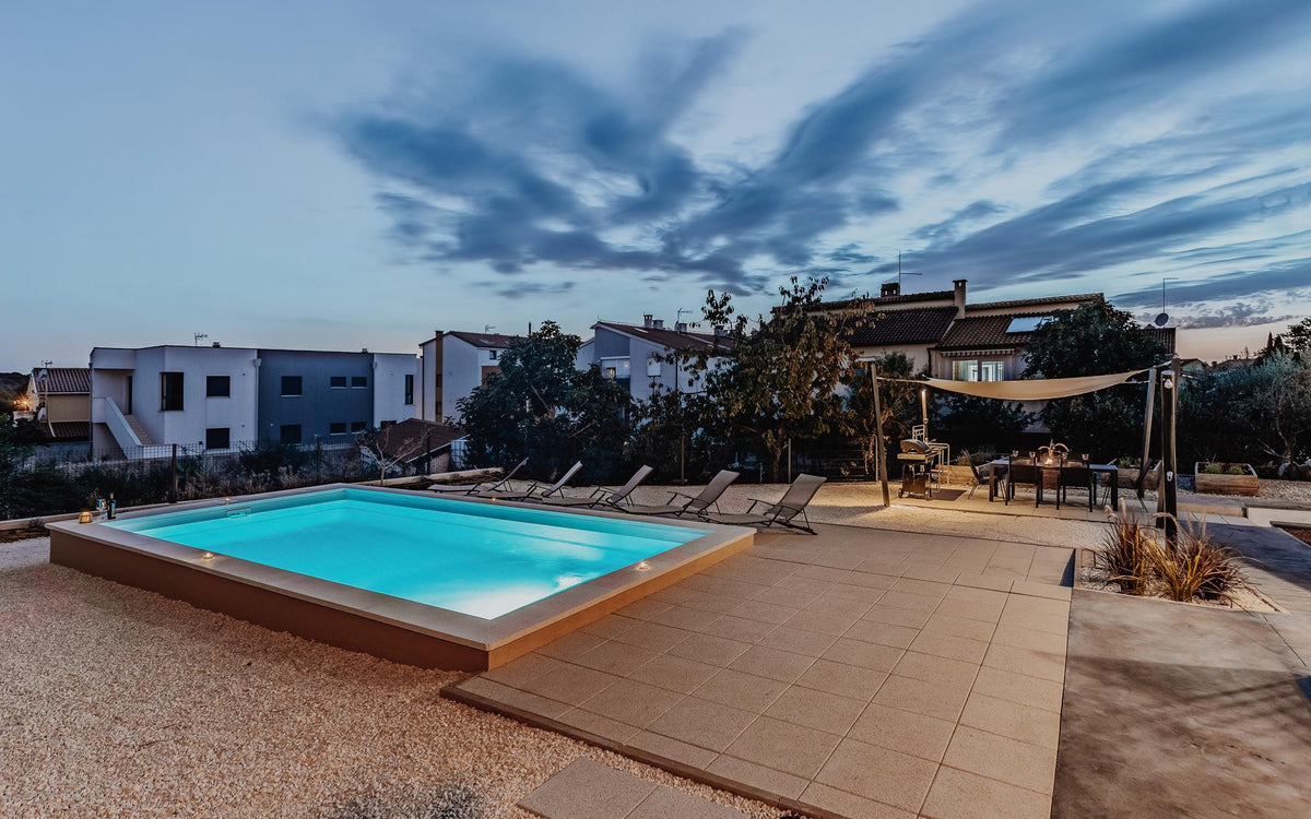 GFK Finished Pool Farris 650 – 6.50 × 3.20 × 1.50 m Stylish Garden Pool for Modern Gardens