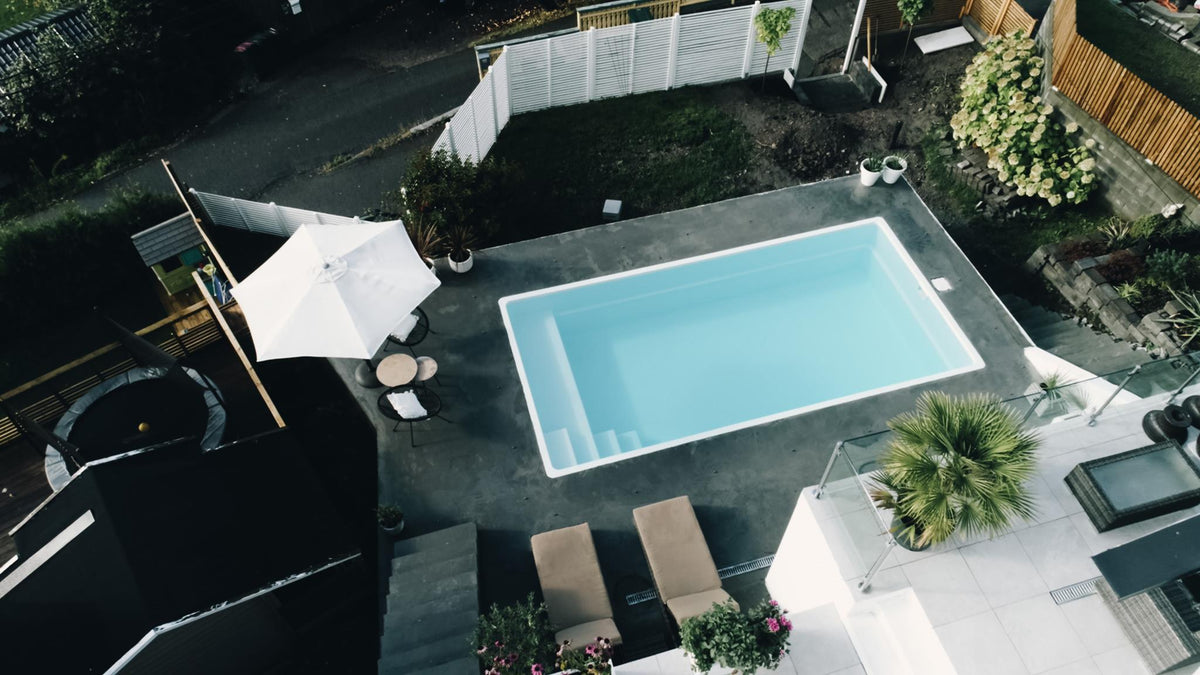 GFK Finished Pool Farris 650 – 6.50 × 3.20 × 1.50 m Stylish Garden Pool for Modern Gardens