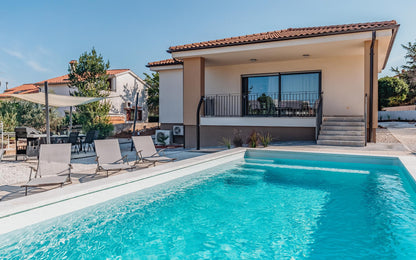 GFK Finished Pool Farris 650 – 6.50 × 3.20 × 1.50 m Stylish Garden Pool for Modern Gardens