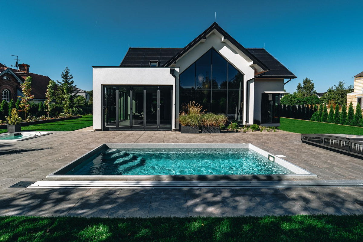 Fiberglass Pool Saba 500 – 5.00 × 3.00 × 1.45 m compact garden pool for small gardens