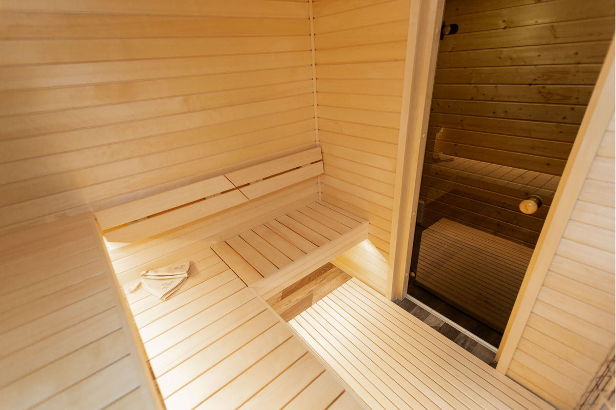 Gartensauna Vitality – 245 × 340 cm mit Vorraum und Panorama-Fenster