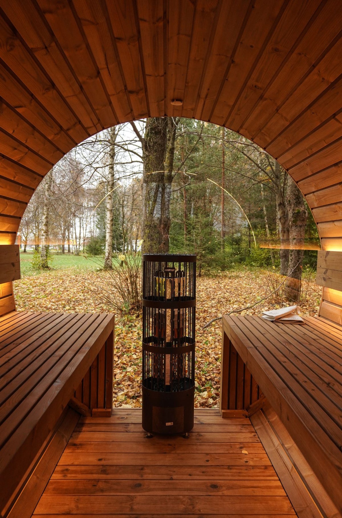 Gartensauna Round 2.6M – 260 × 244 cm aus Thermoholz für 4–6 Personen