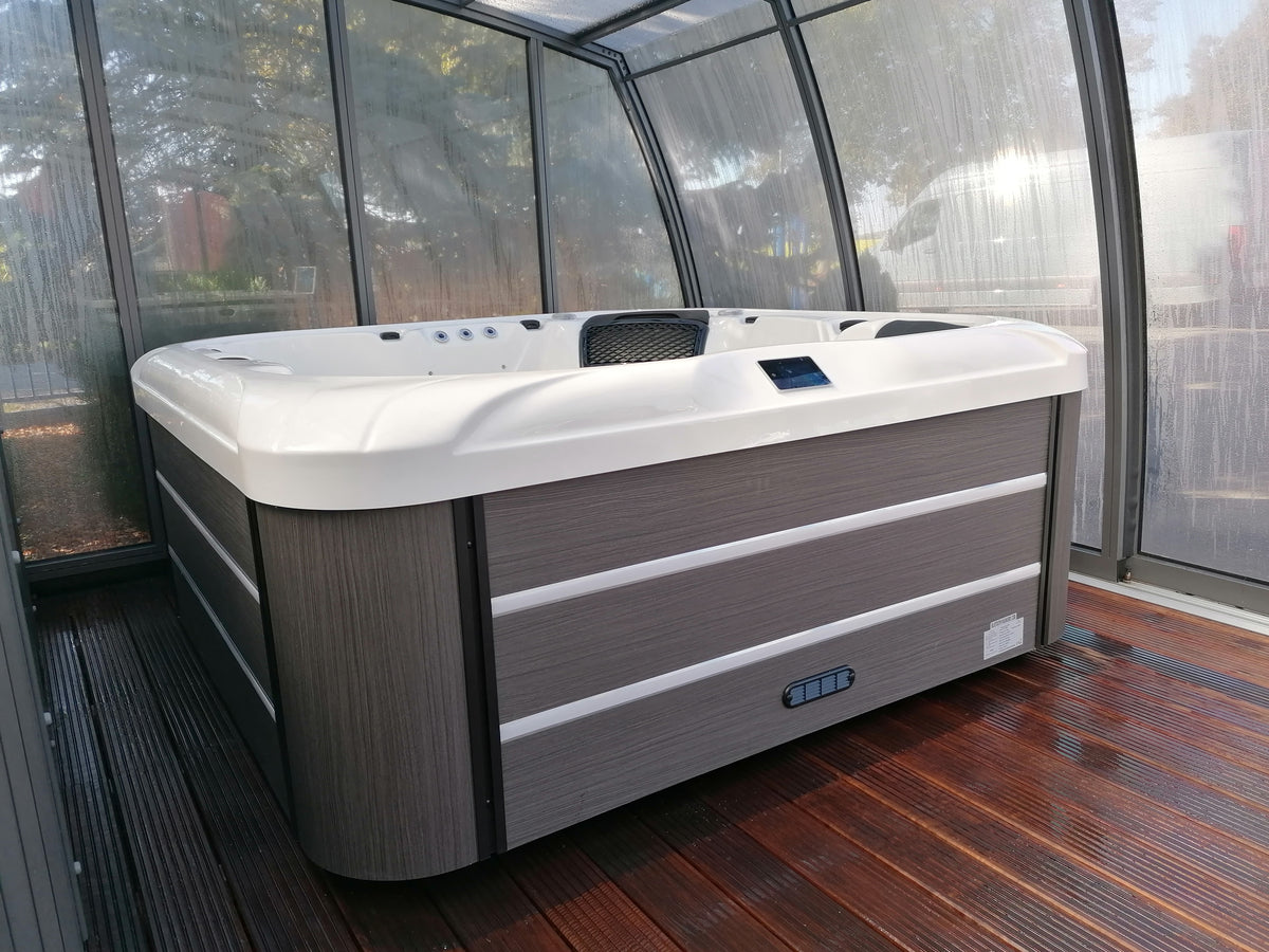 Chaos Whirlpool – 2.20 x 2.10 x 0.90 m Premium Whirlpool for 4 People