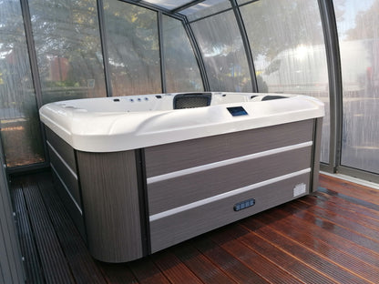 Chaos Whirlpool – 2.20 x 2.10 x 0.90 m Premium Whirlpool for 4 People